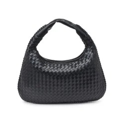 Adela Hobo