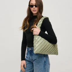 Allie Hobo