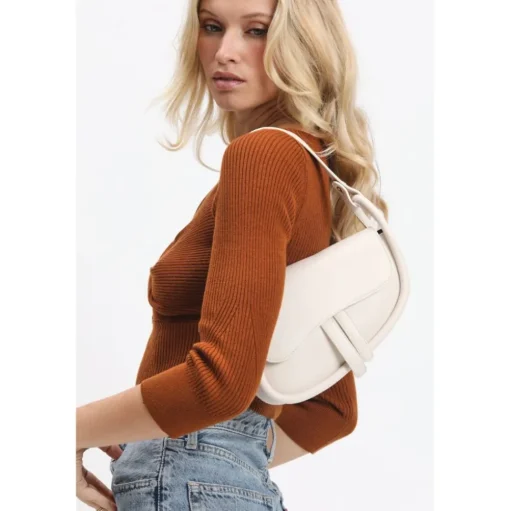Arlo Crossbody