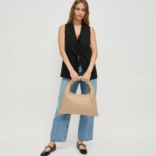 Leah Hobo