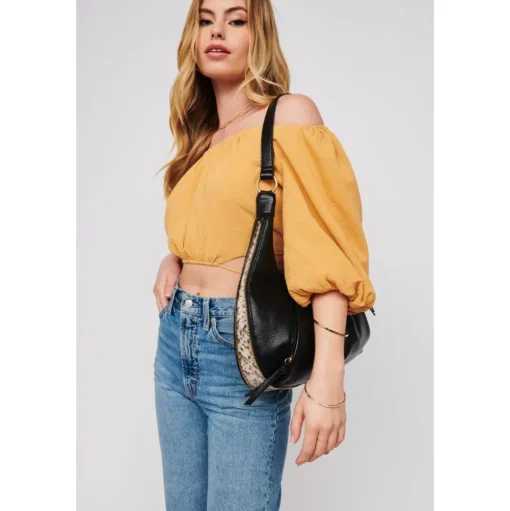 Leora Hobo