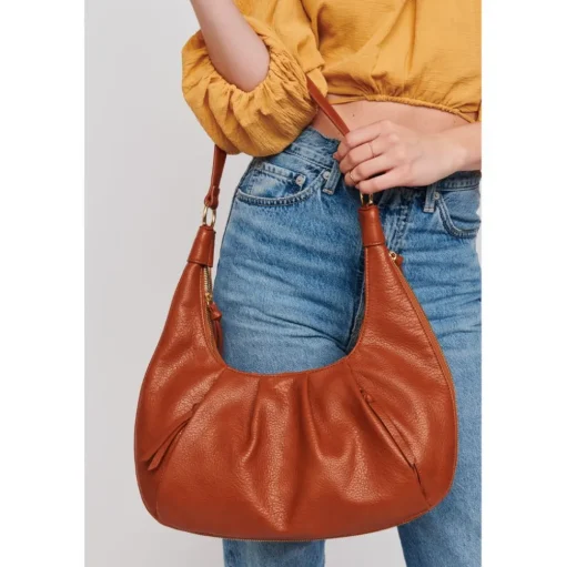 Leora Hobo