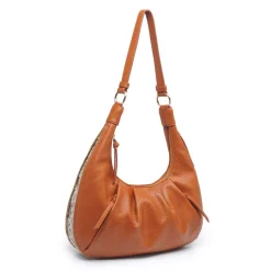 Leora Hobo