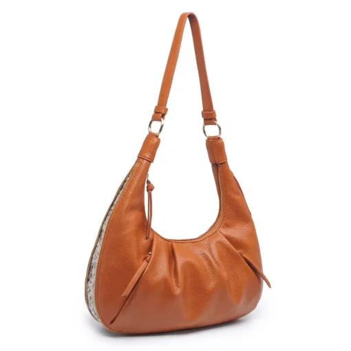 Leora Hobo