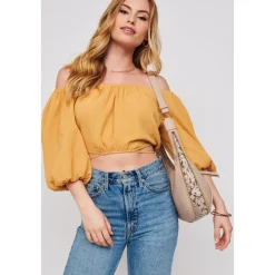 Leora Hobo