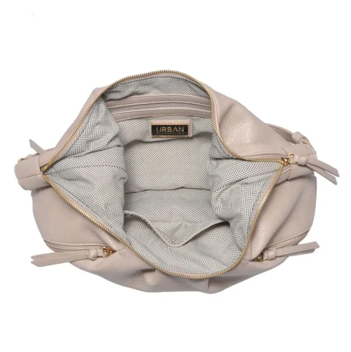 Leora Hobo