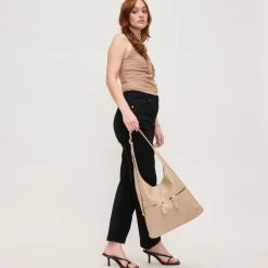Rhea Hobo