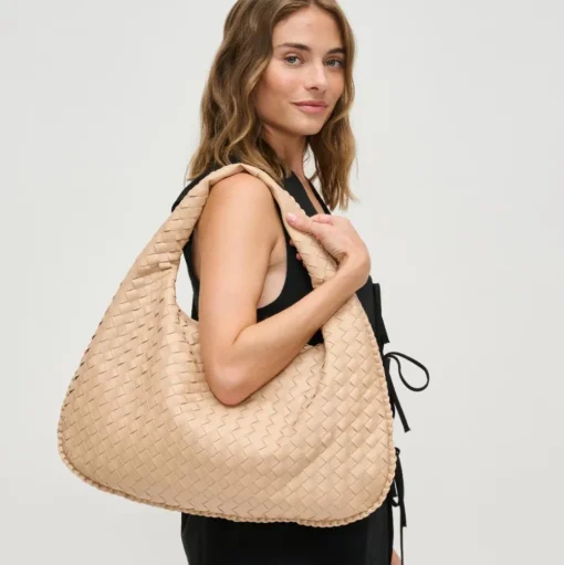 Victoria Hobo